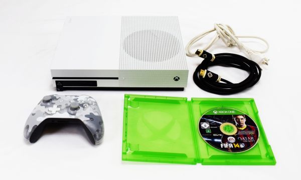 MICROSOFT X Box One S Modell: 1681 Disc: FIFA 14 250836