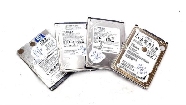 4 x 750GB SATA für Notebooks HDD 2,5" div Hersteller , 240638