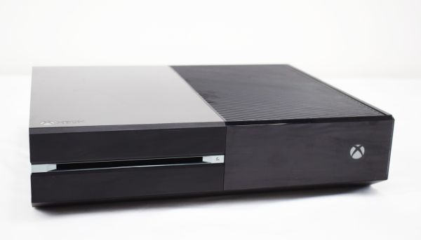 MICROSOFT X BOX ONE + 1 Controller schwarz 1540, 250893