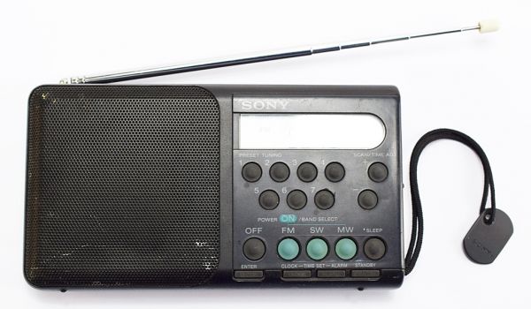 Sony FM/SW/MW/ PLL Synthesized Receiver M300S 230359