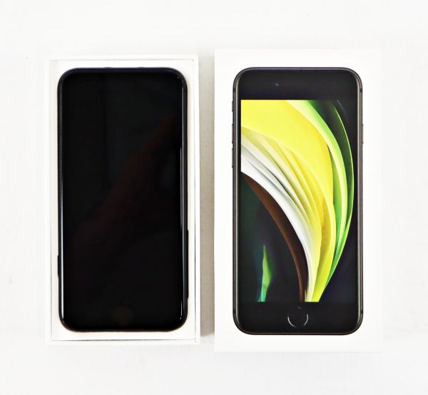 Apple iPhone SE2020 64 GB Black ohne Simlock Akkukapazität 99%, 251243